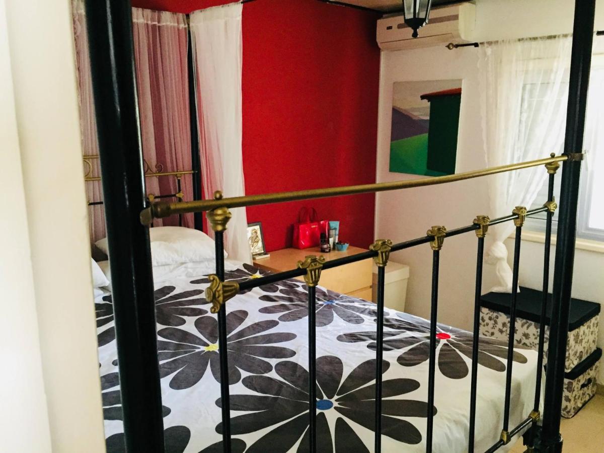 Artist Cottage In Dromolaxia Larnaca Exterior photo